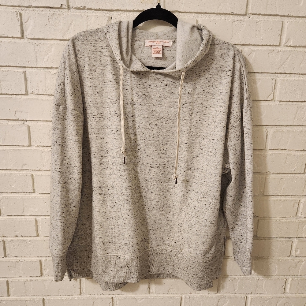 Adrienne Vittadini Light Heather Gray Pullover Hoodie. Really Cute!